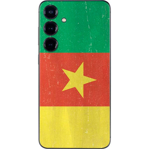 Cameroon Flag Distressed Galaxy S25 Skin